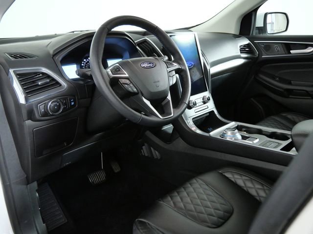 Certified 2023 Ford Edge Titanium w/ Class II Trailer Tow Package AWD/4WD image 16