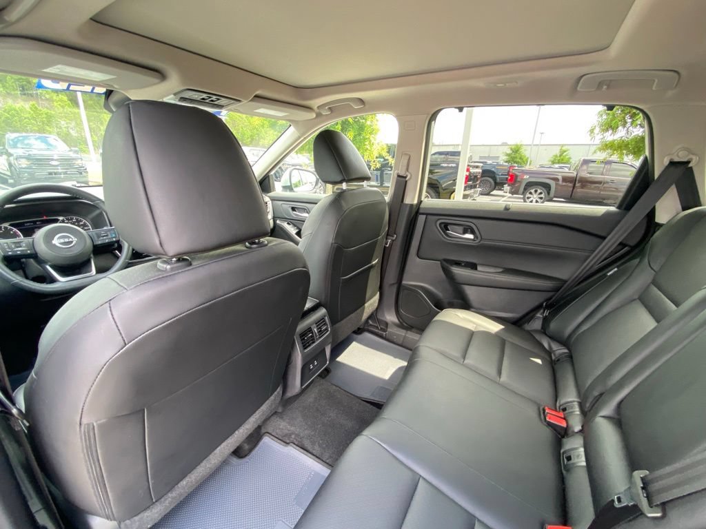 Used 2024 Nissan Rogue SV w/ SV Premium Package AWD/4WD image 23