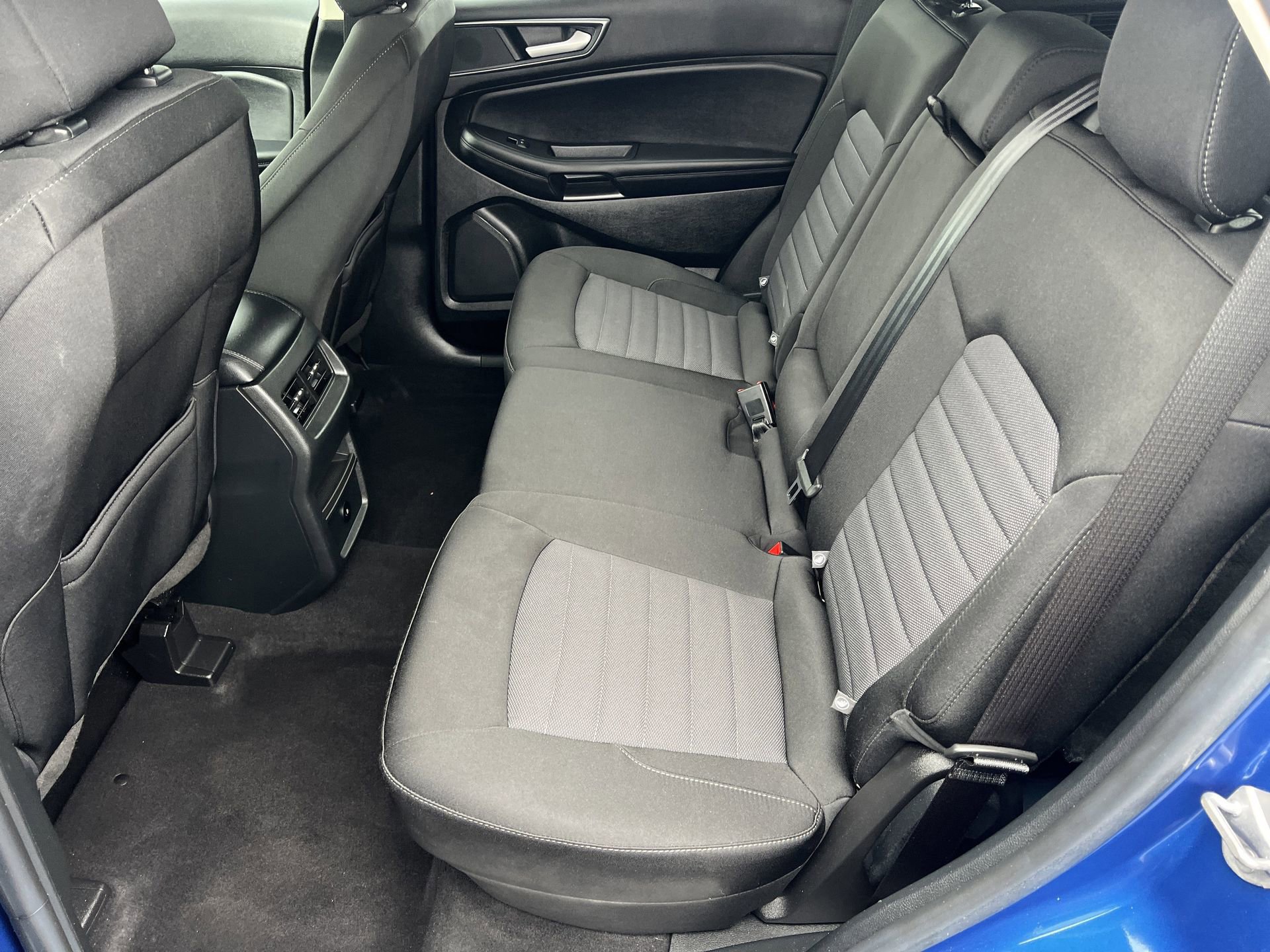 Certified 2023 Ford Edge SE w/ Black Appearance Package image 24