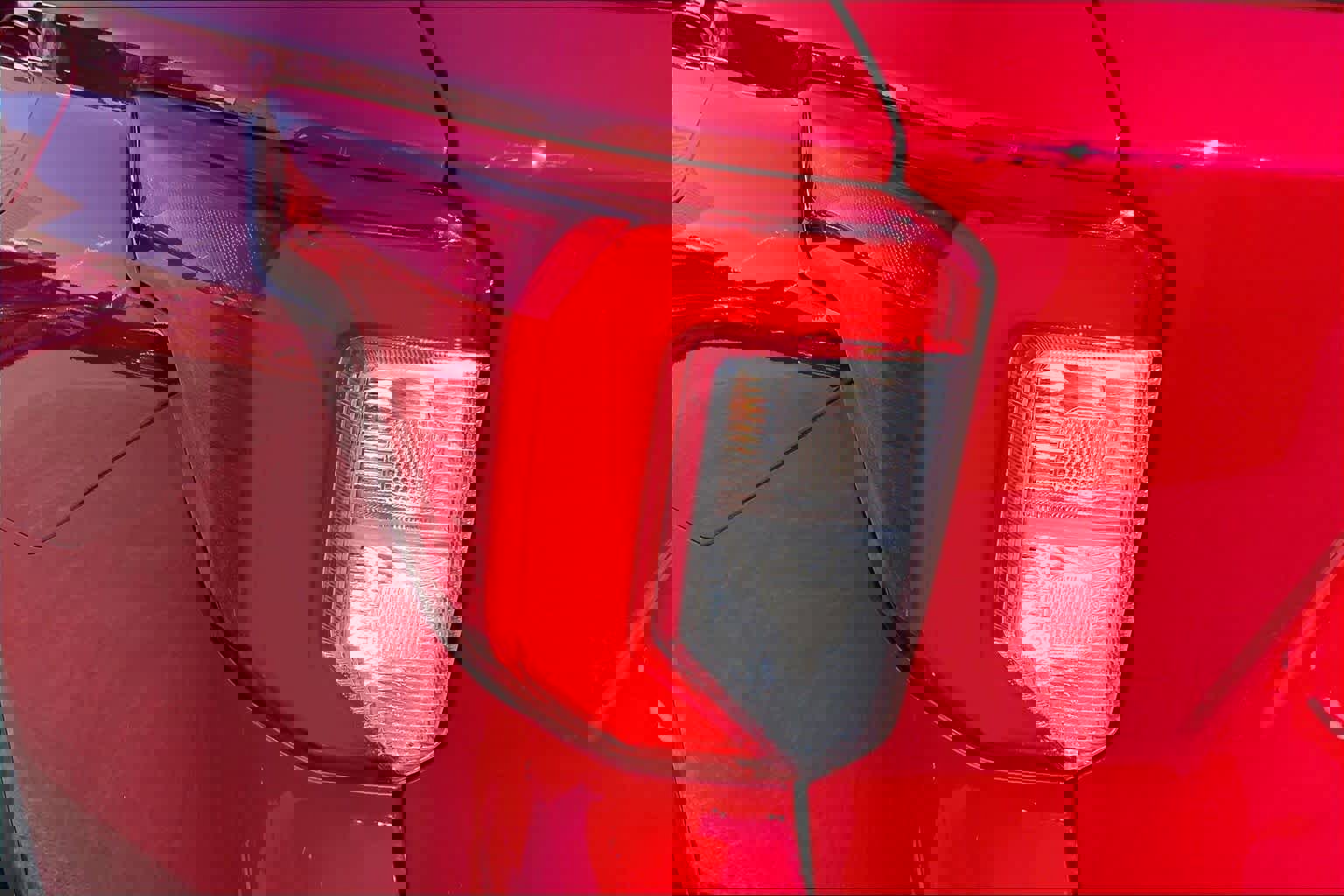 Certified 2022 Ford Explorer Limited w/ Equipment Group 301A image 28