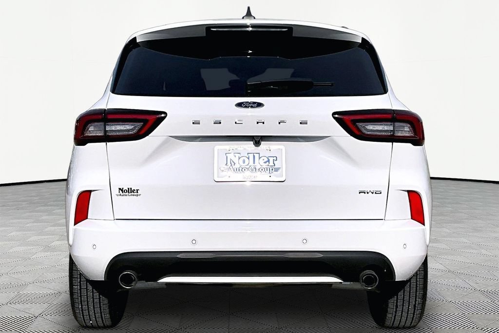 Certified 2023 Ford Escape ST-Line w/ Tech Pack #1 AWD/4WD image 4