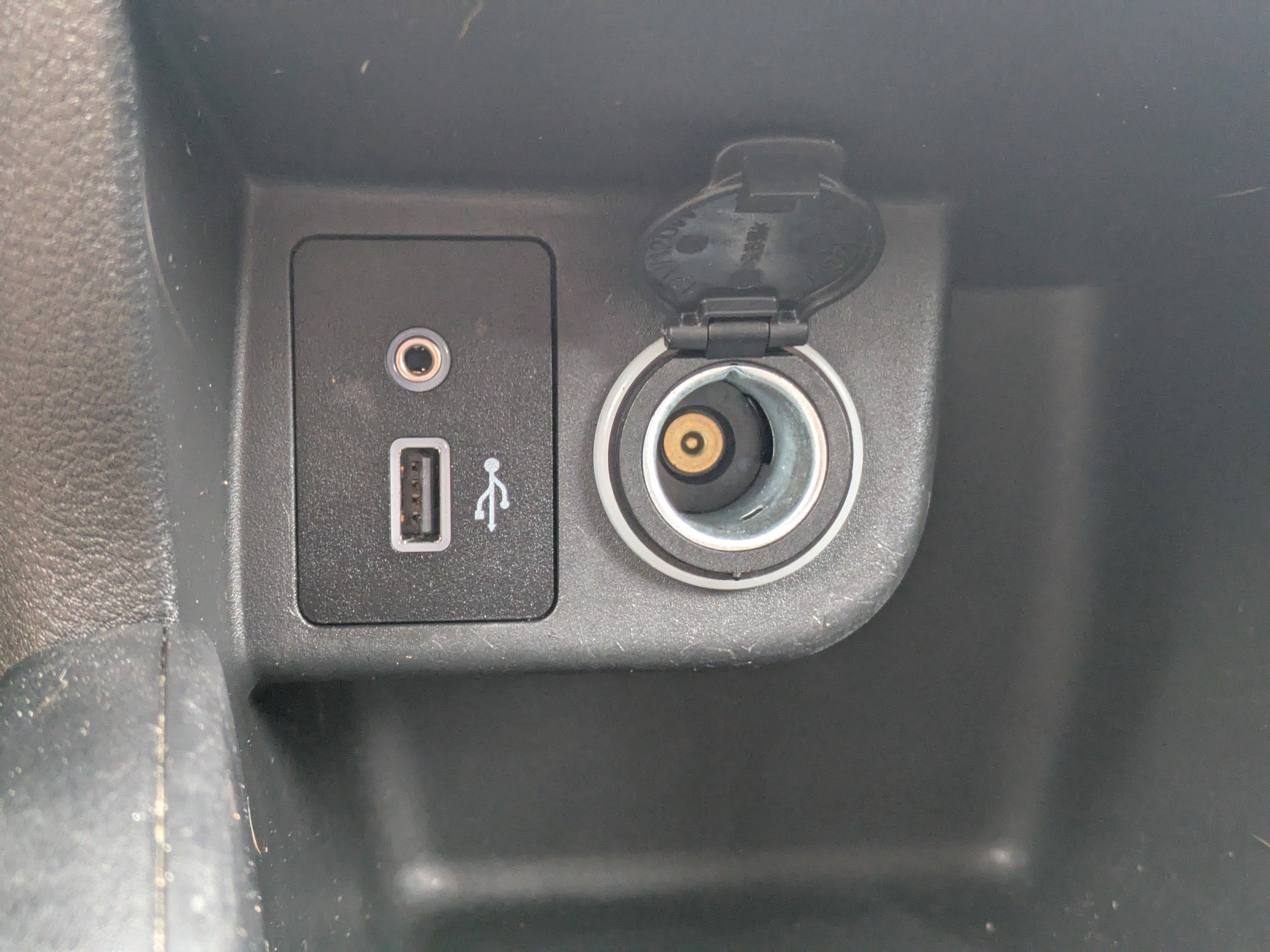 Used 2023 Nissan Kicks S image 24