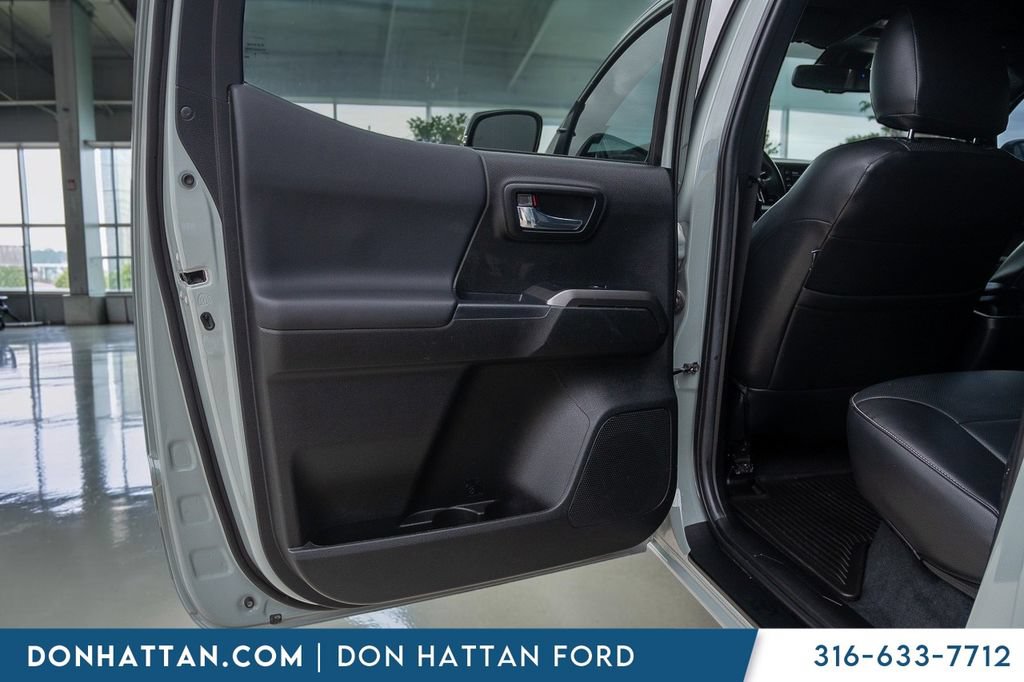 Used 2023 Toyota Tacoma TRD Sport w/ Technology Package AWD/4WD image 17