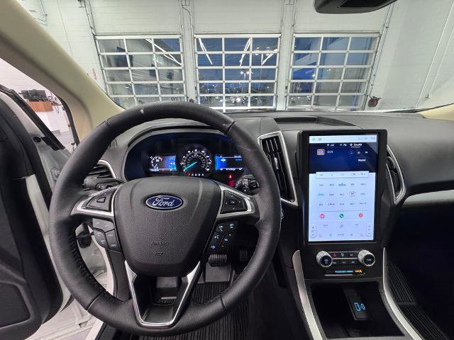Certified 2024 Ford Edge SEL w/ Convenience Package image 12