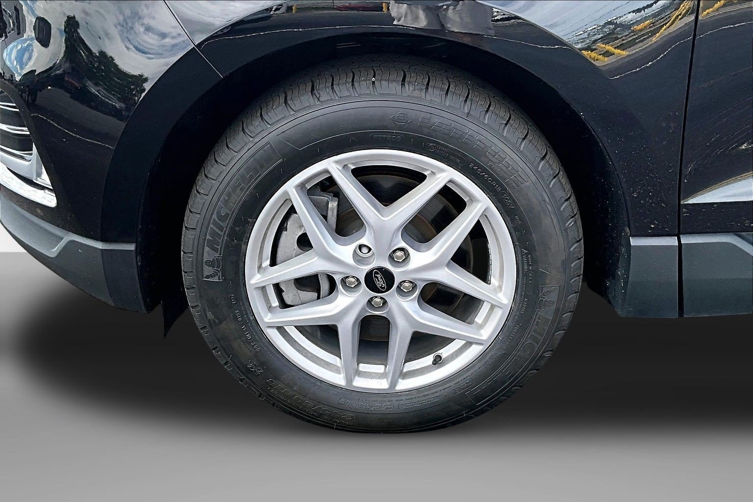 Certified 2024 Ford Edge SEL w/ Convenience Package AWD/4WD image 9