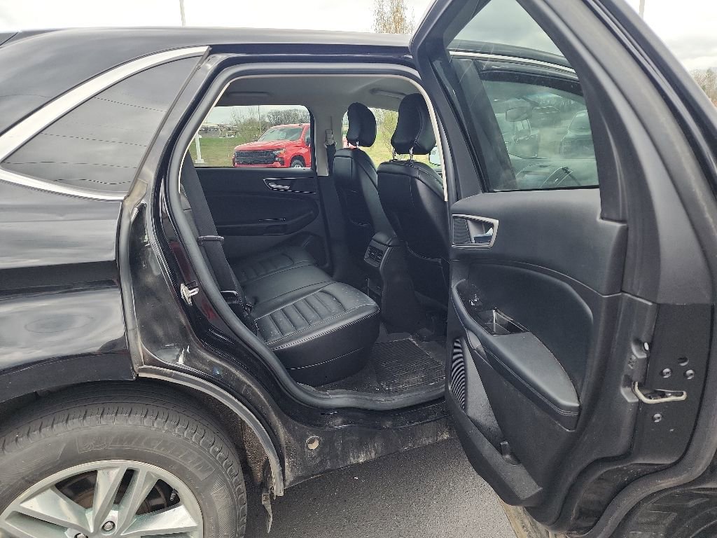 Certified 2017 Ford Edge SEL w/ Equipment Group 201A AWD/4WD image 10