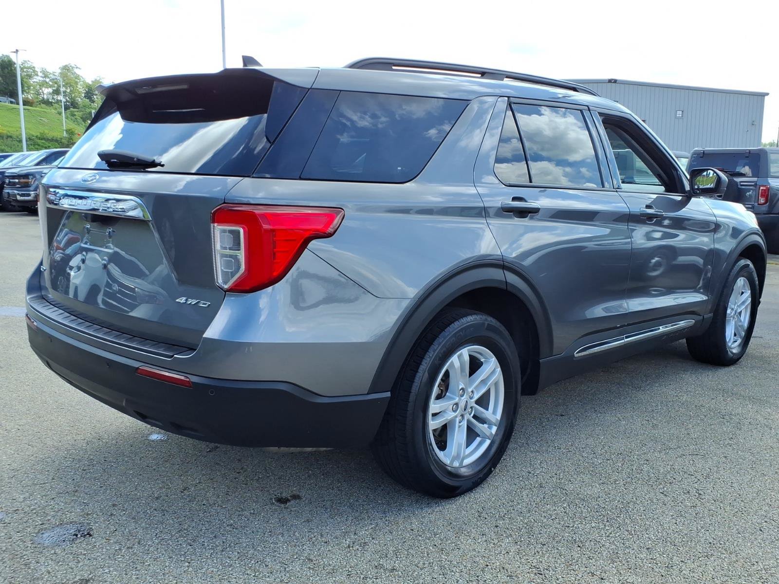 Certified 2023 Ford Explorer XLT AWD/4WD image 6