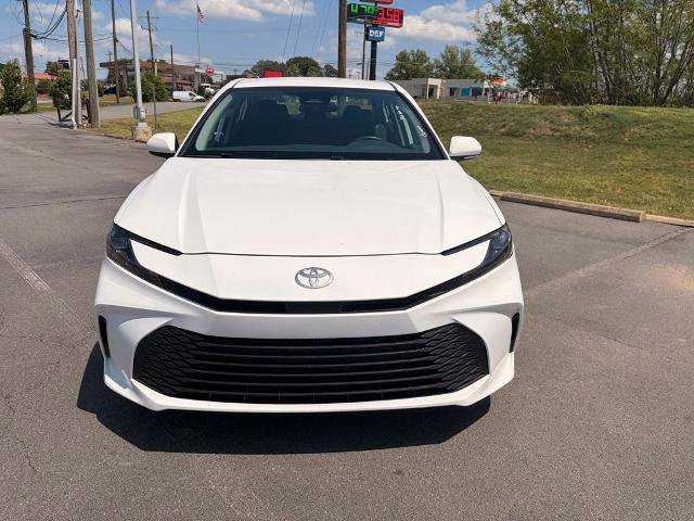 Used 2025 Toyota Camry LE video 2