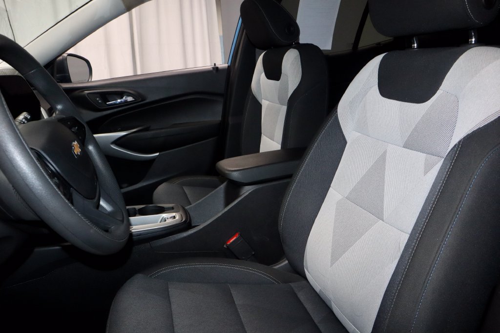 Used 2025 Chevrolet Trax LS FWD image 25