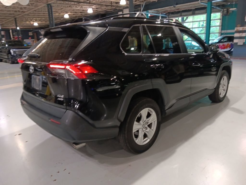 Used 2020 Toyota RAV4 XLE w/ Convenience Package AWD/4WD image 12
