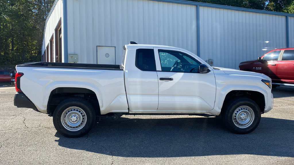 Used 2024 Toyota Tacoma SR RWD image 4