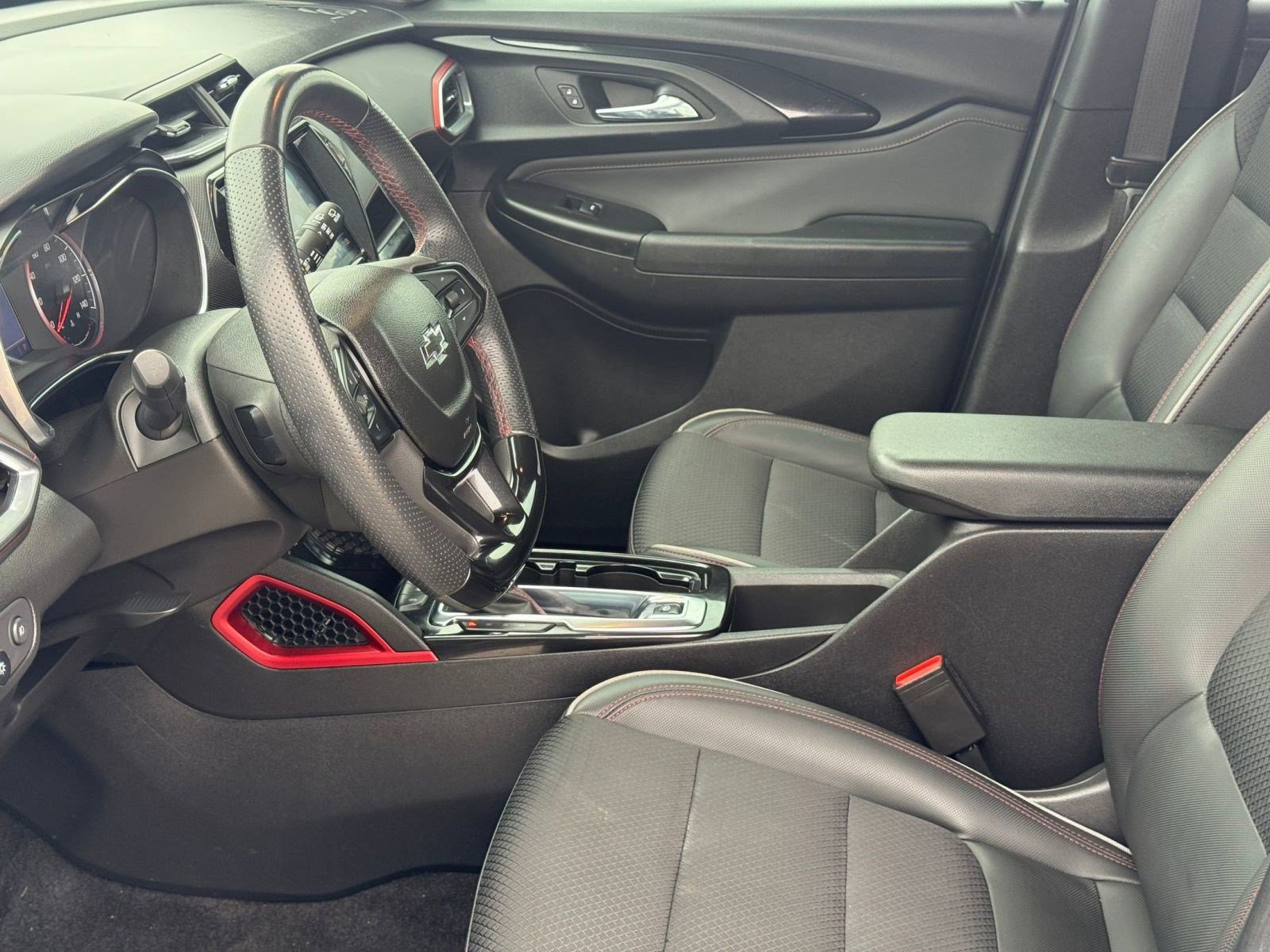 Used 2021 Chevrolet TrailBlazer RS w/ Sun and Liftgate Package image 16