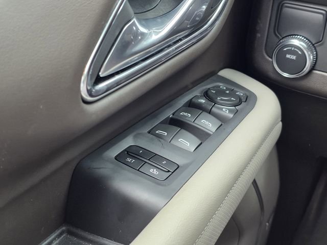 Used 2023 GMC Yukon XL SLT w/ SLT Premium Package RWD image 16