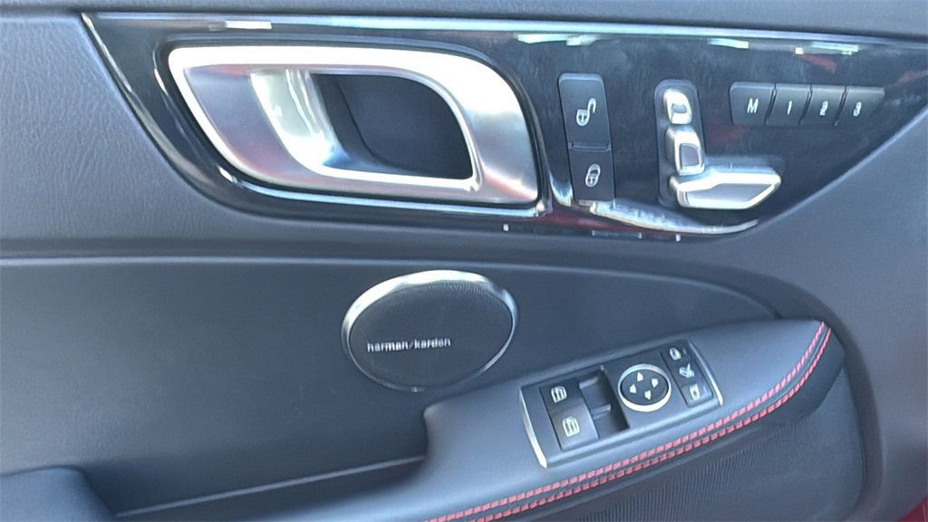 Used 2019 Mercedes-Benz SLC 300 image 19