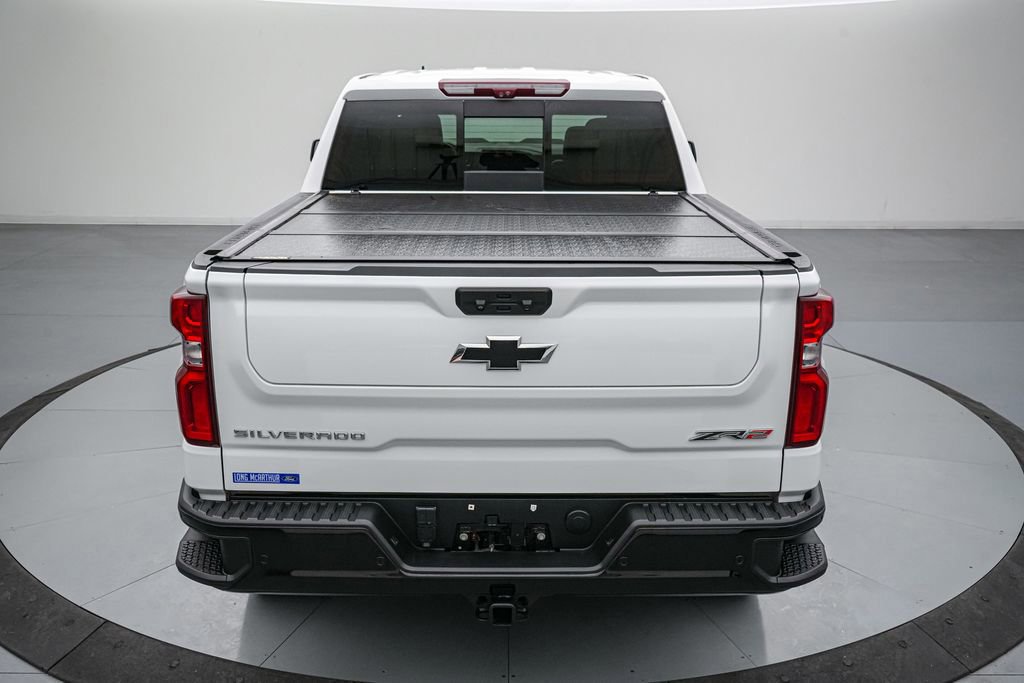 Used 2023 Chevrolet Silverado 1500 ZR2 w/ Technology Package image 4