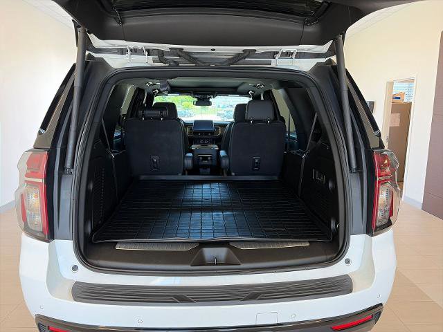 Used 2023 Chevrolet Tahoe Z71 w/ Luxury Package AWD/4WD image 10