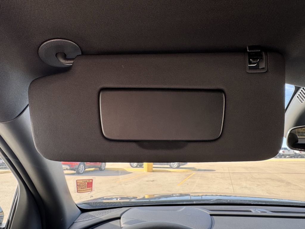 Used 2025 Chevrolet Traverse LT image 18