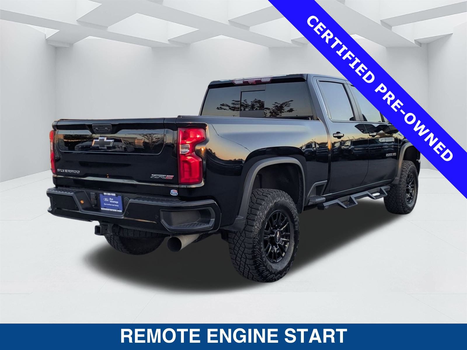 Used 2024 Chevrolet Silverado 2500 ZR2 w/ Technology Package image 4