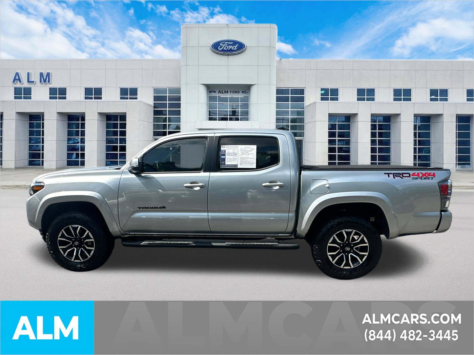 Used 2022 Toyota Tacoma TRD Sport w/ TRD Premium Sport Package AWD/4WD image 9