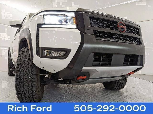 Used 2025 Nissan Frontier PRO-4X AWD/4WD image 23