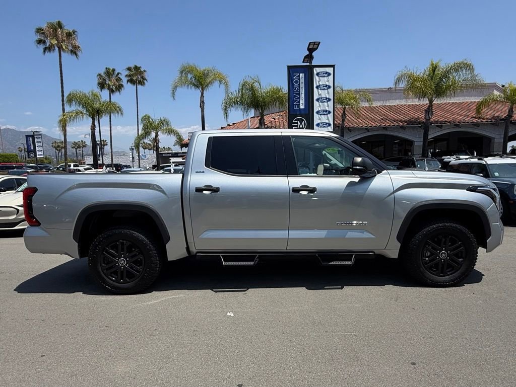 Used 2022 Toyota Tundra SR5 w/ SR5 Convenience Package AWD/4WD image 11