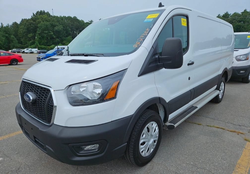 Certified 2025 Ford Transit 250 Low Roof w/ Exterior Upgrade Package RWD image 4