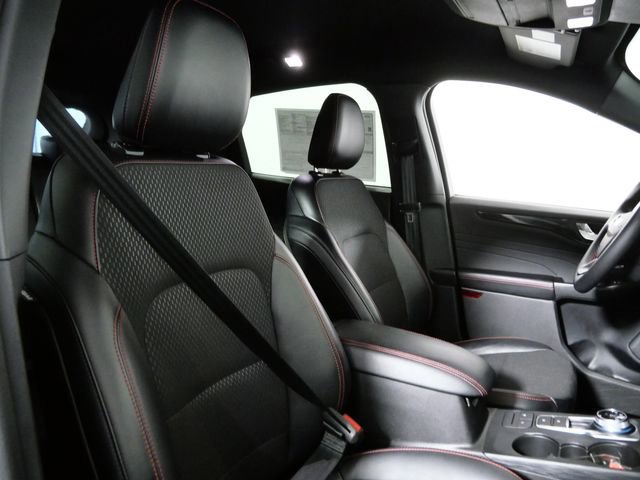 Certified 2025 Ford Escape ST-Line image 11