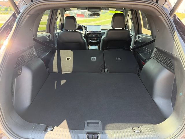 Certified 2023 Ford Escape ST-Line Select w/ Tech Pack #2 AWD/4WD image 32