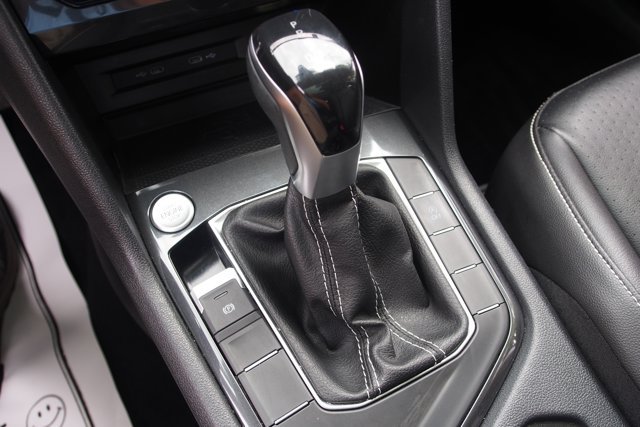 Used 2022 Volkswagen Tiguan SE FWD image 27