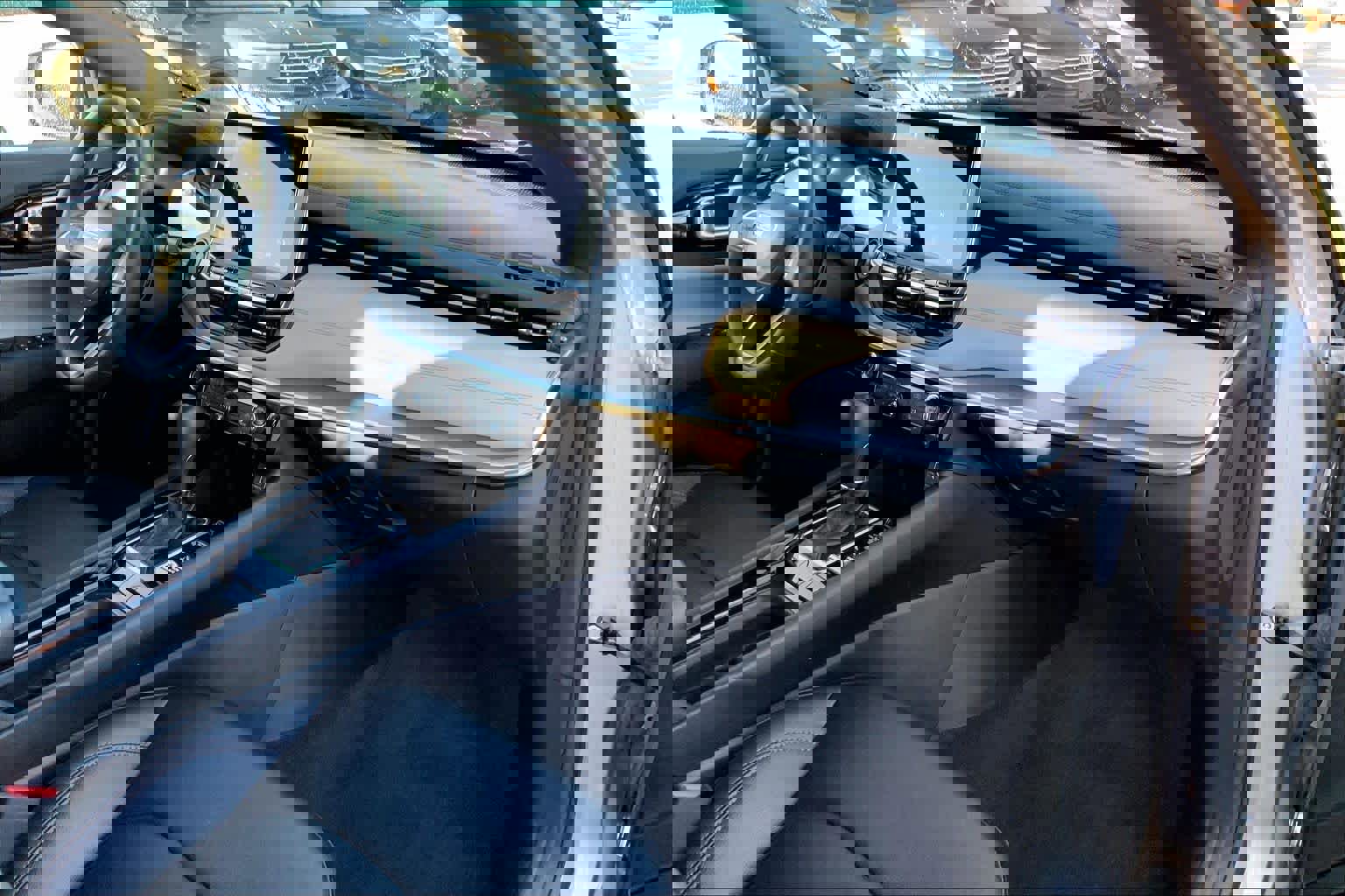 Used 2024 Jeep Compass Limited image 17