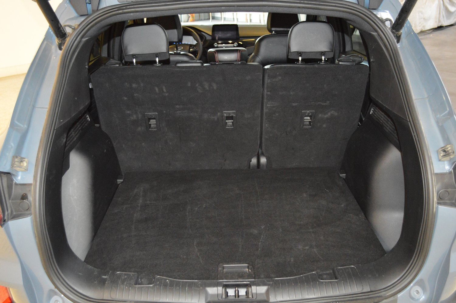 Certified 2025 Ford Escape ST-Line Select AWD/4WD image 13
