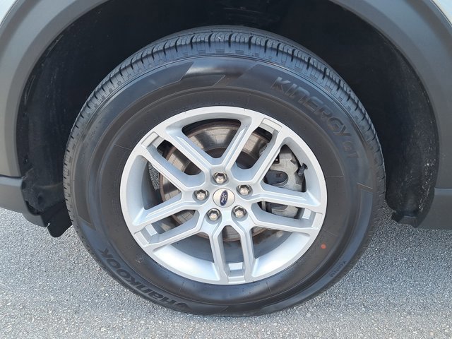 Certified 2025 Ford Explorer Active image 9