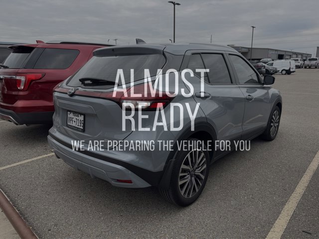 Used 2024 Nissan Kicks SV image 3