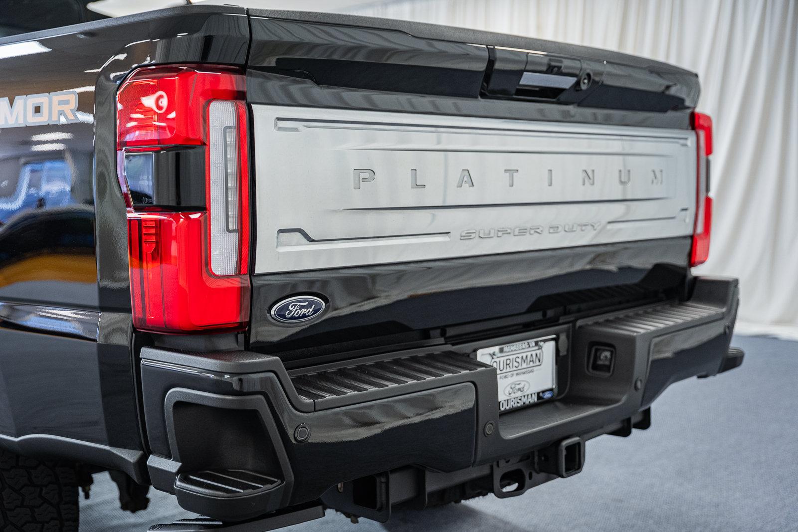 Certified 2024 Ford F350 Platinum w/ Tremor Off-Road Package AWD/4WD image 5