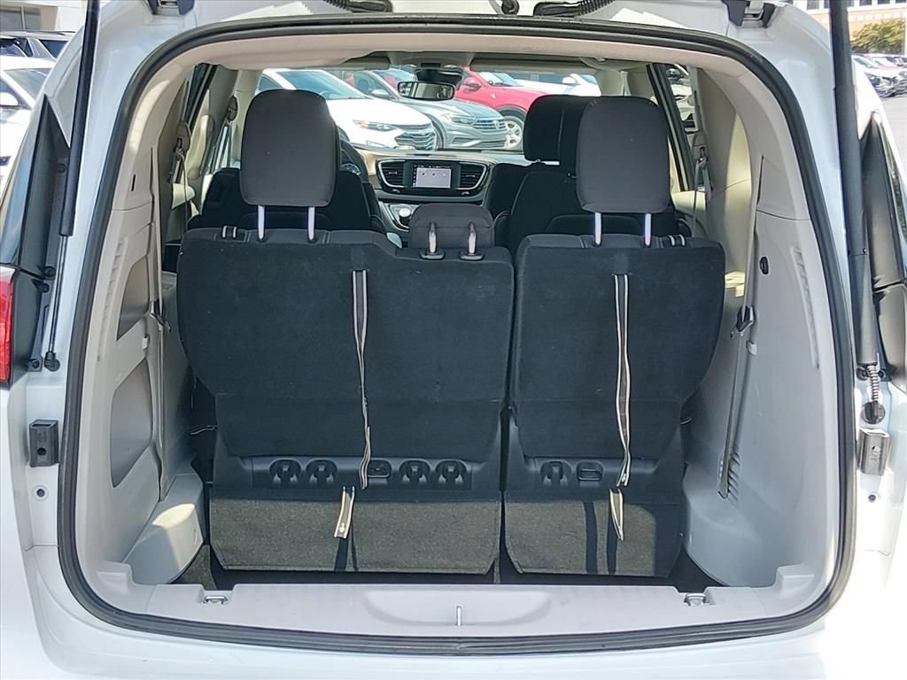 Used 2024 Chrysler Voyager LX FWD image 16