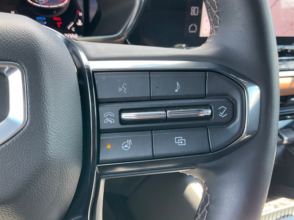 Used 2025 GMC Canyon AT4 w/ Nightfall Edition image 6