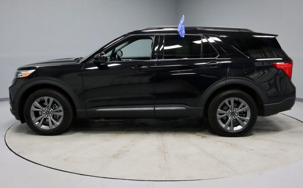 Certified 2023 Ford Explorer XLT w/ Equipment Group 202A image 2