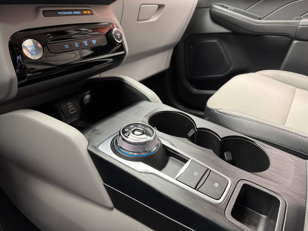 Certified 2025 Ford Escape SE FWD image 21