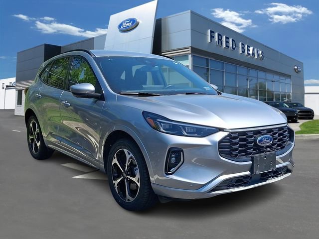 Certified 2023 Ford Escape ST-Line Elite w/ Class II Trailer Tow Package AWD/4WD image 1