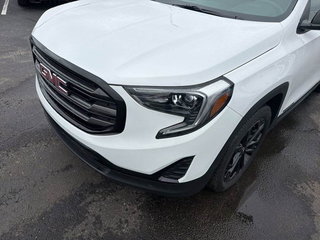 Used 2021 GMC Terrain SLE w/ Driver Convenience Package FWD image 18