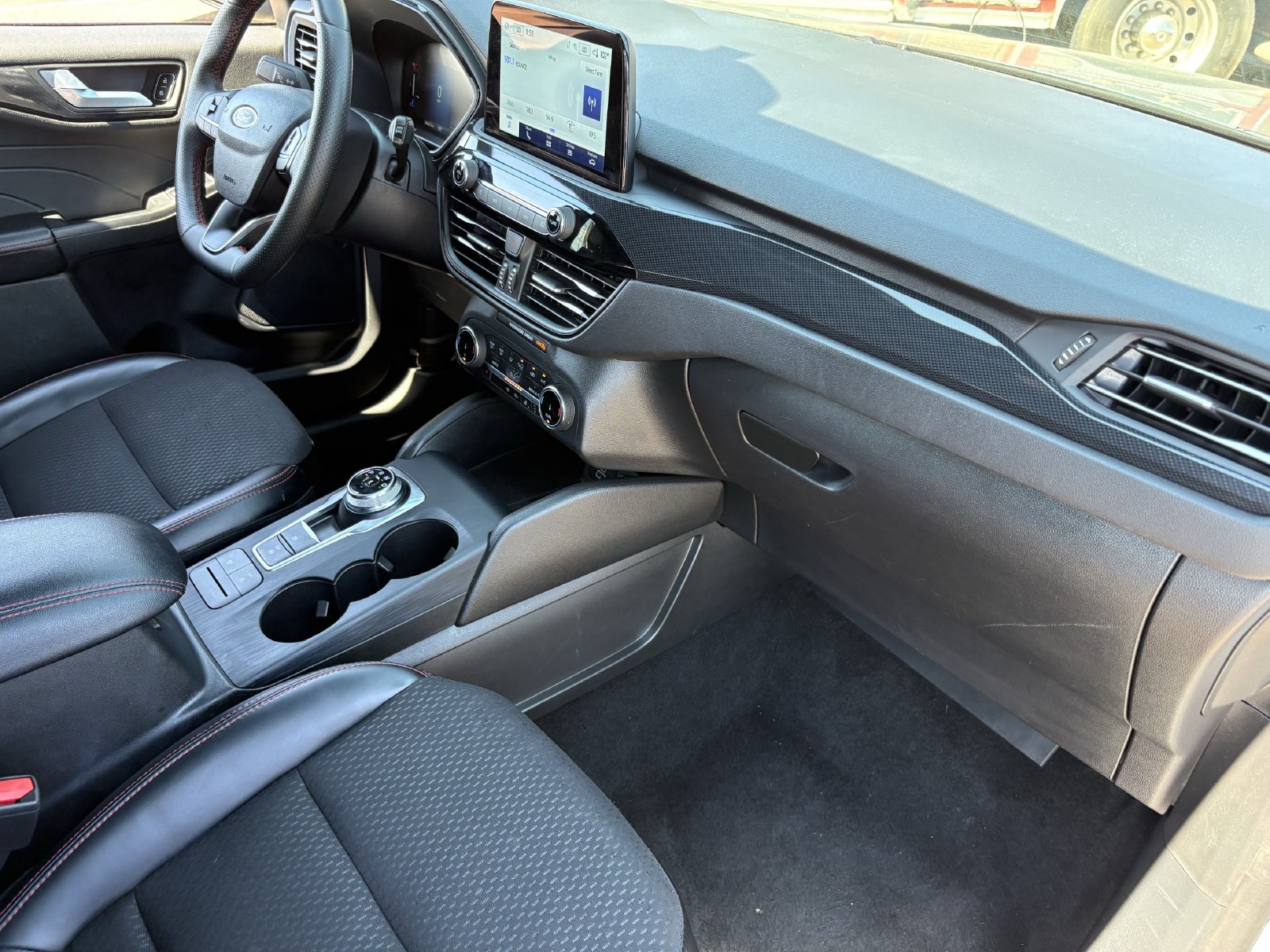 Certified 2025 Ford Escape ST-Line Select AWD/4WD image 14