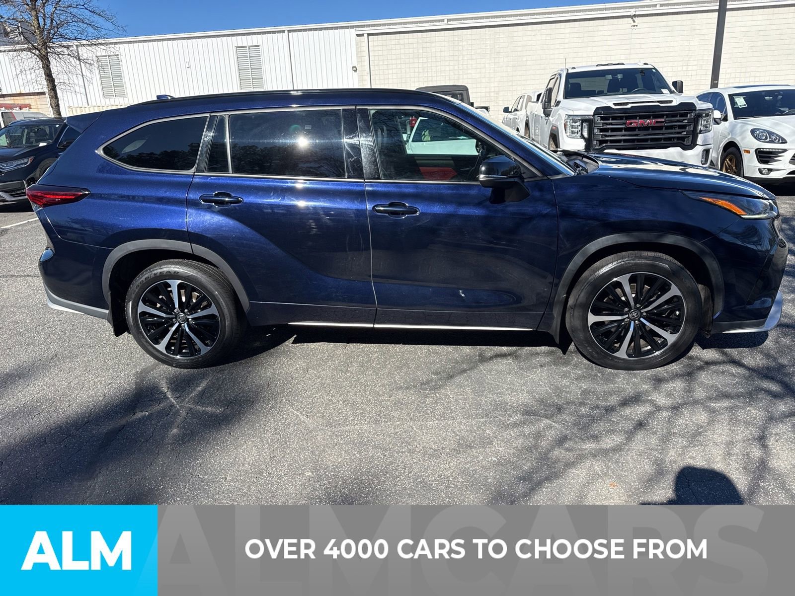 Used 2021 Toyota Highlander XSE image 3