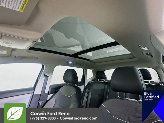 Used 2023 Volkswagen Taos SE w/ Panoramic Sunroof Package image 25