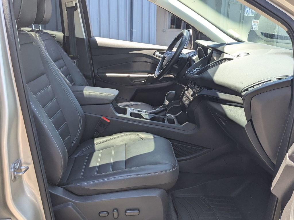 Certified 2018 Ford Escape Titanium w/ Ford Safe & Smart Package AWD/4WD image 33