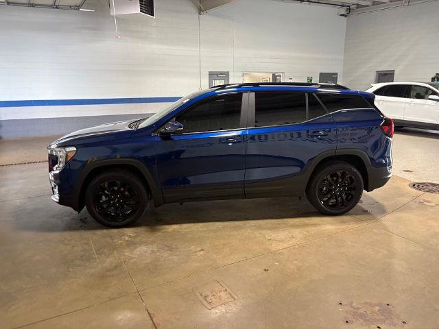 Used 2022 GMC Terrain SLE w/ Driver Convenience Package AWD/4WD image 12