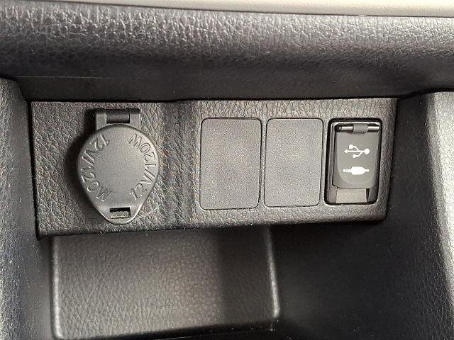 Used 2019 Toyota Corolla LE image 21