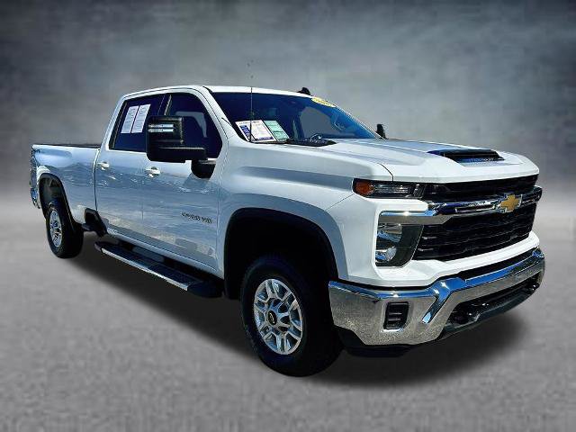 Used 2026 Chevrolet Silverado 2500 LT AWD/4WD image 3