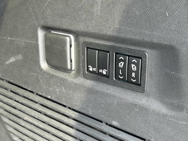 Used 2022 GMC Yukon XL Denali AWD/4WD image 26