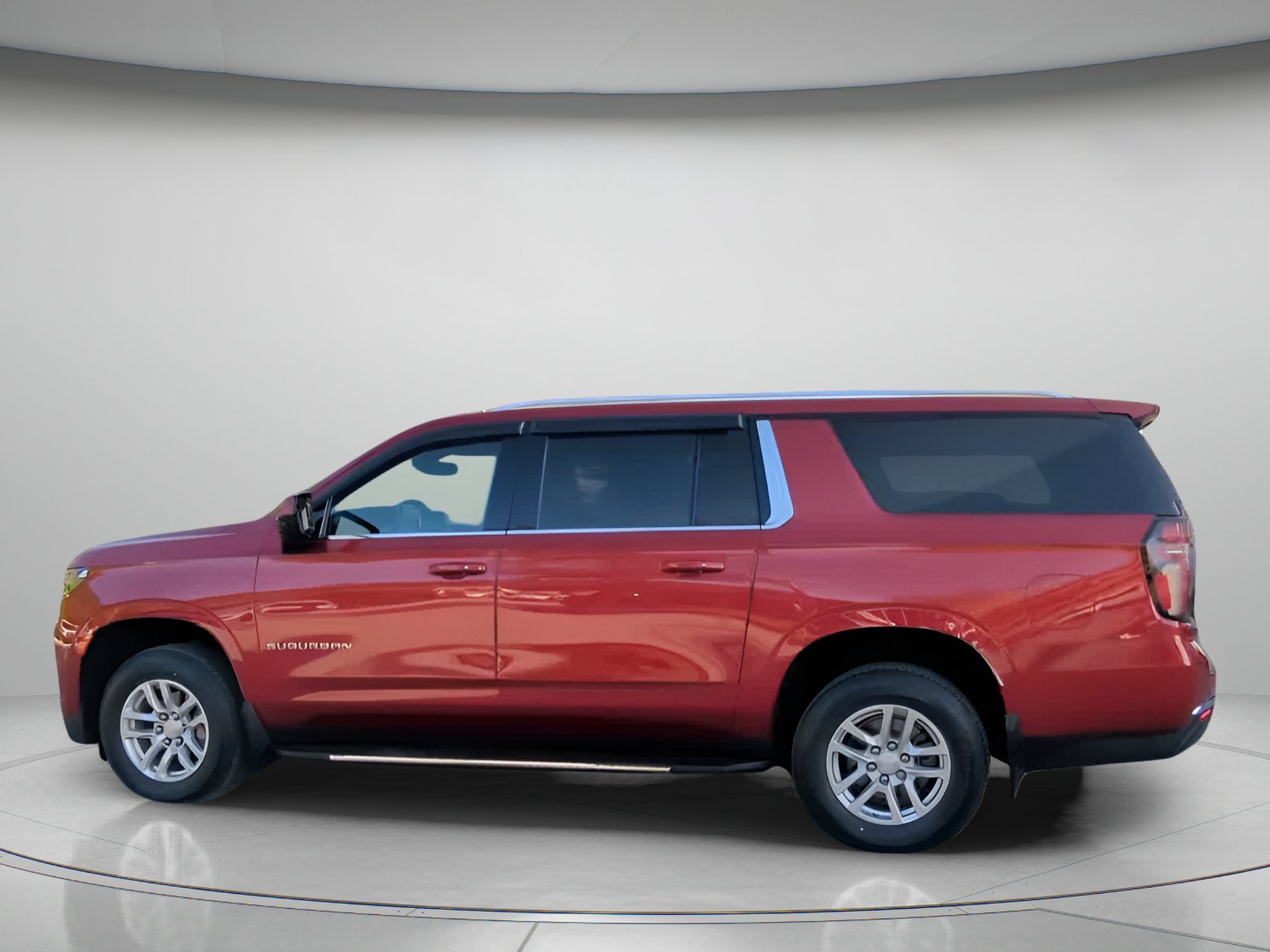 Used 2021 Chevrolet Suburban LT RWD image 17