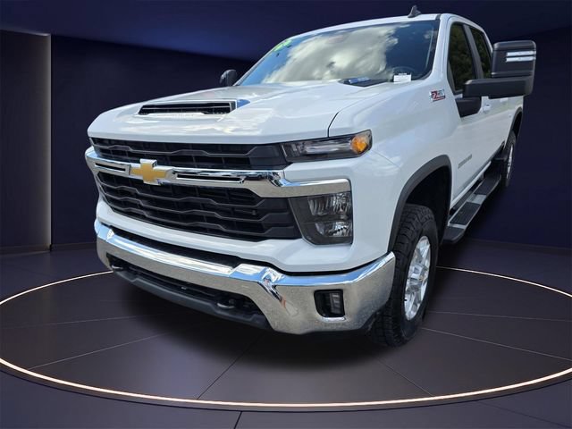 Used 2025 Chevrolet Silverado 2500 LT AWD/4WD image 9